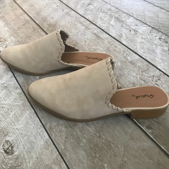 Qupid Shoes - LAST PAIR DISCOUNTED Susanna Slip Ons